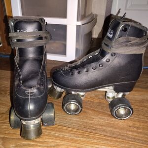 Black Impala Rollerskates